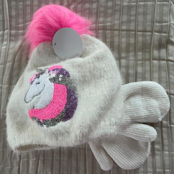 NWT:Toddler Girls Sequin Unicorn Pom Pom Beanie & Mittens Set. White for Winter! - Picture 2 of 3